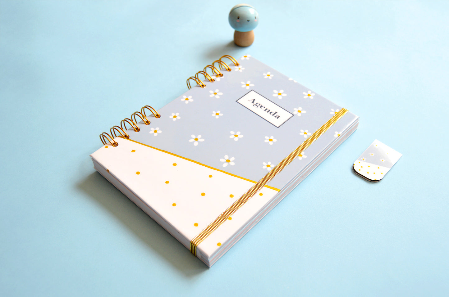 Agenda escolar semana vista - diseño margaritas con toques dorados
